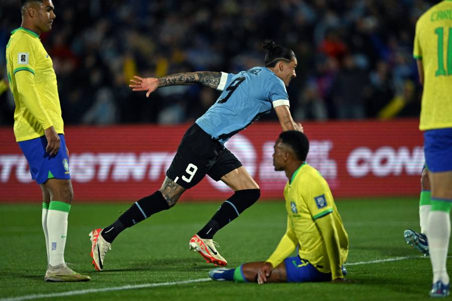 Uruguay le da un nuevo golpe a Brasil, que sufre por Neymar