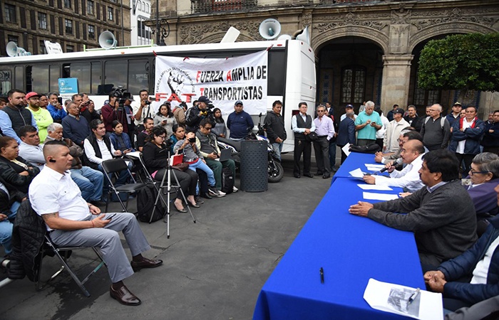 Continúan mesas de trabajo entre autoridades de CDMX y transportistas