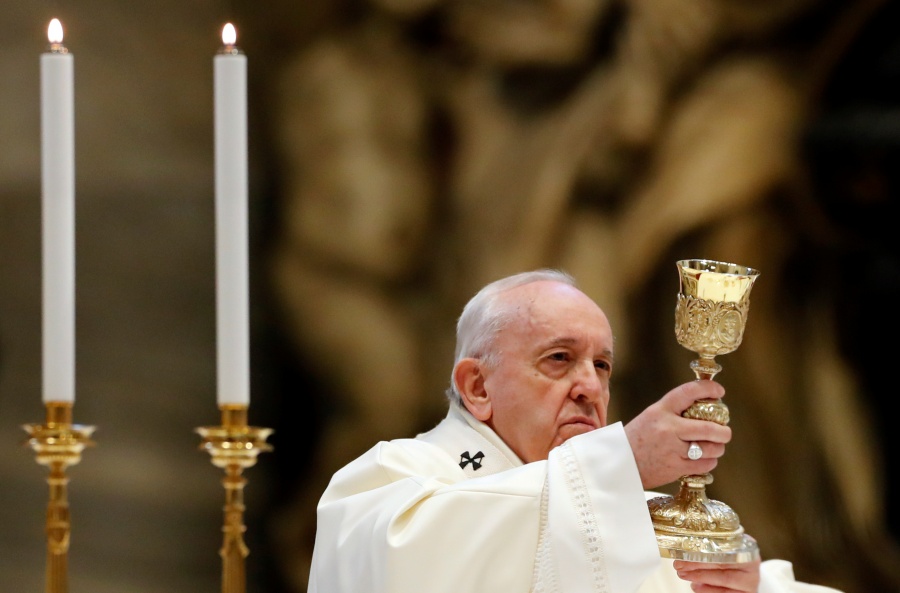 En Misa del Gallo, papa Francisco llama a fieles a la fraternidad