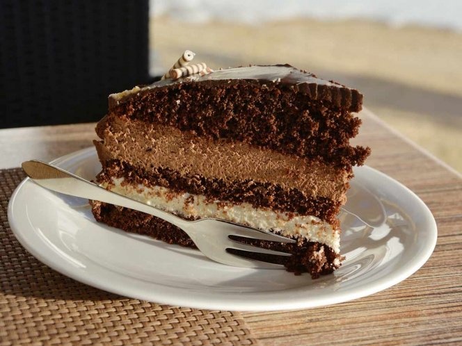 Comer pastel de chocolate por la mañana te puede ayudar a bajar de peso