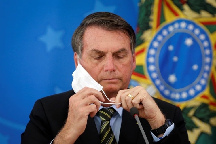 Se pasea Bolsonaro por Brasilia sin importarle el coronavirus