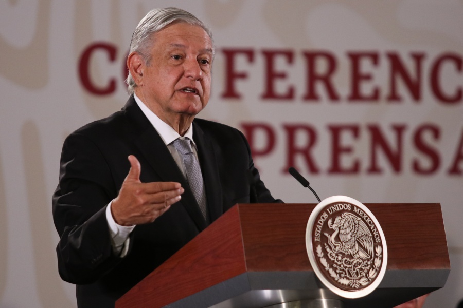 Otra vez, rechaza AMLO dar postura sobre el aborto