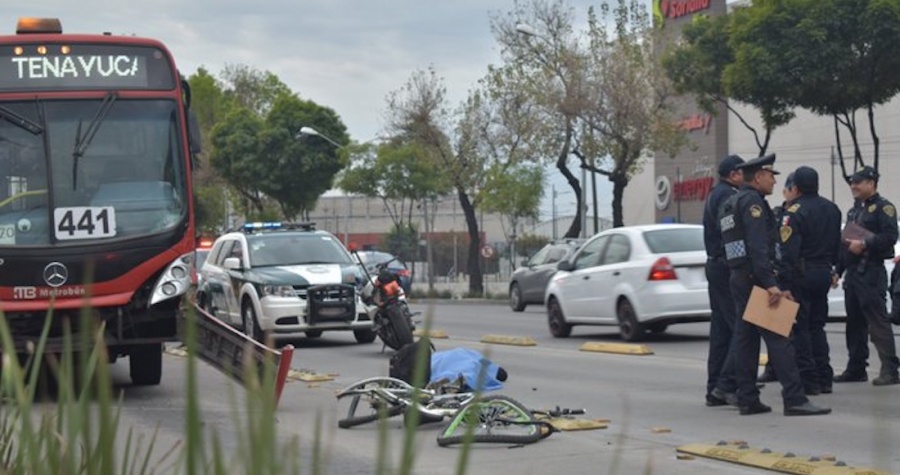 Atropella el Metrobús a un ciclista en Vallejo