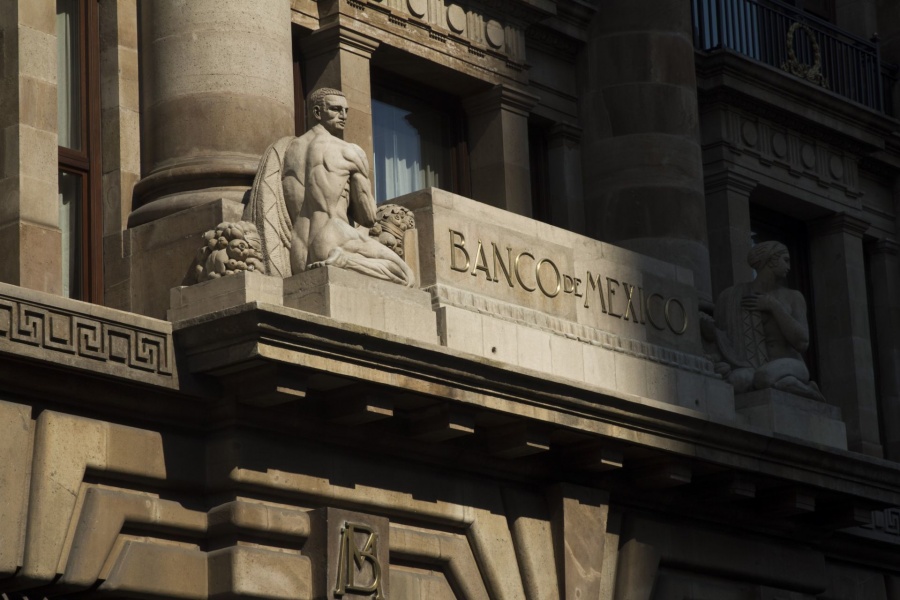 Baja Banxico tasa de inter&eacute;s a 6%
