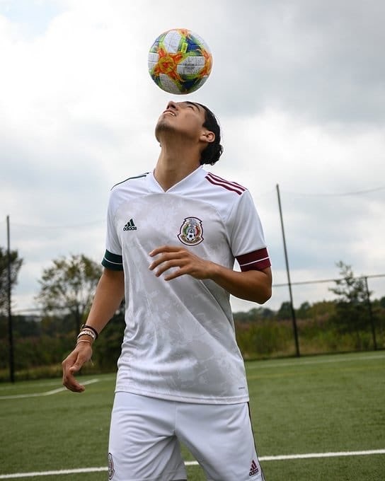 Es presentada la nueva playera de visitante de la Selección Mexicana