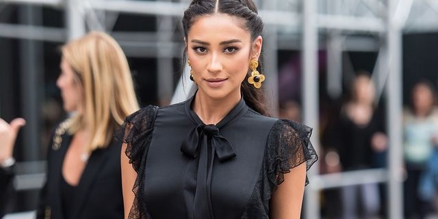 Shay Mitchell se toma con humor las primeras críticas de su rol como madre