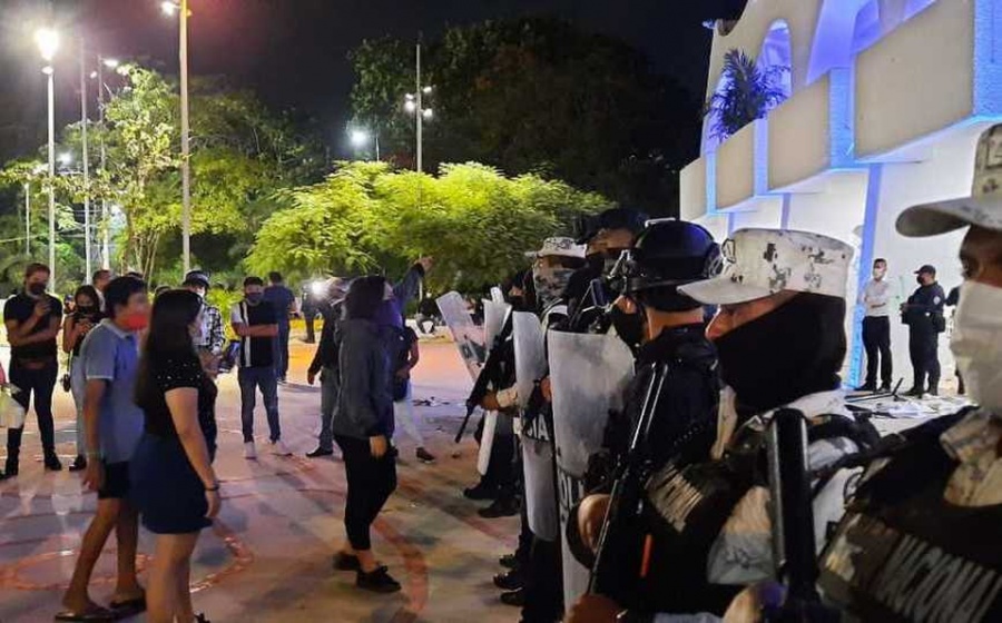 Nueve lesionados, tres de ellos de bala, resultado de la represión de protesta en Cancún