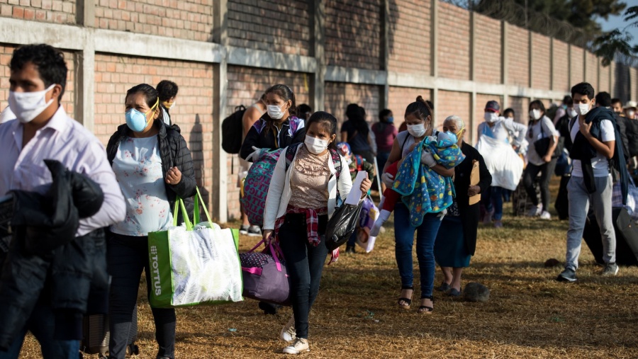 Los jóvenes sanos tendrán que esperar hasta 2022 para vacunarse de Covid-19