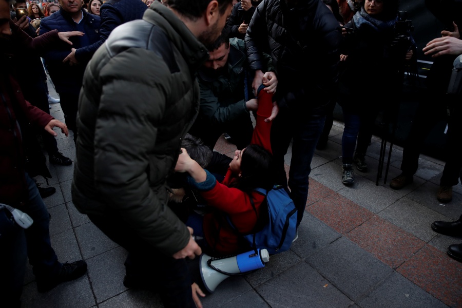 Turquía censura performance feminista