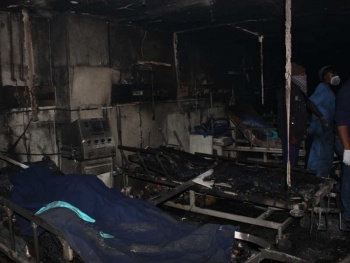 En India, mueren 5 personas tras incendio en hospital Covid-19