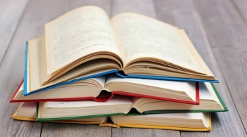 El libro, alimento del alma, resiste la crisis