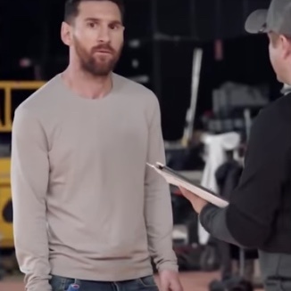 Messi muestra su calidad en reto de Pepsi