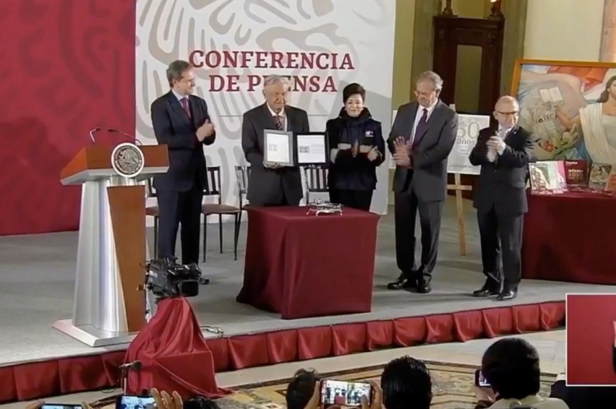 AMLO conmemora 60 años del libro de texto gratuito