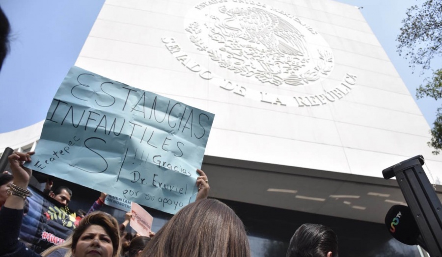 ...Y protestan en Senado; morenistas a favor