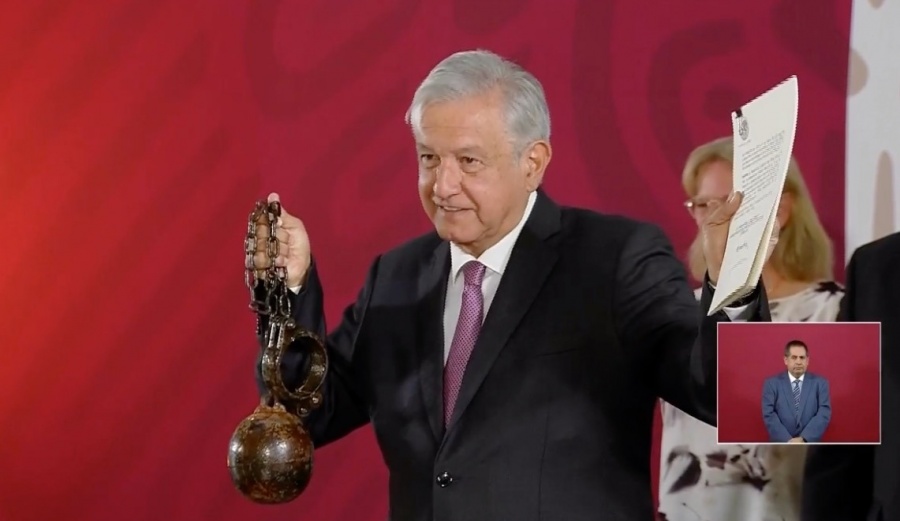 AMLO firma decreto; Islas Marías dejará de ser un reclusorio