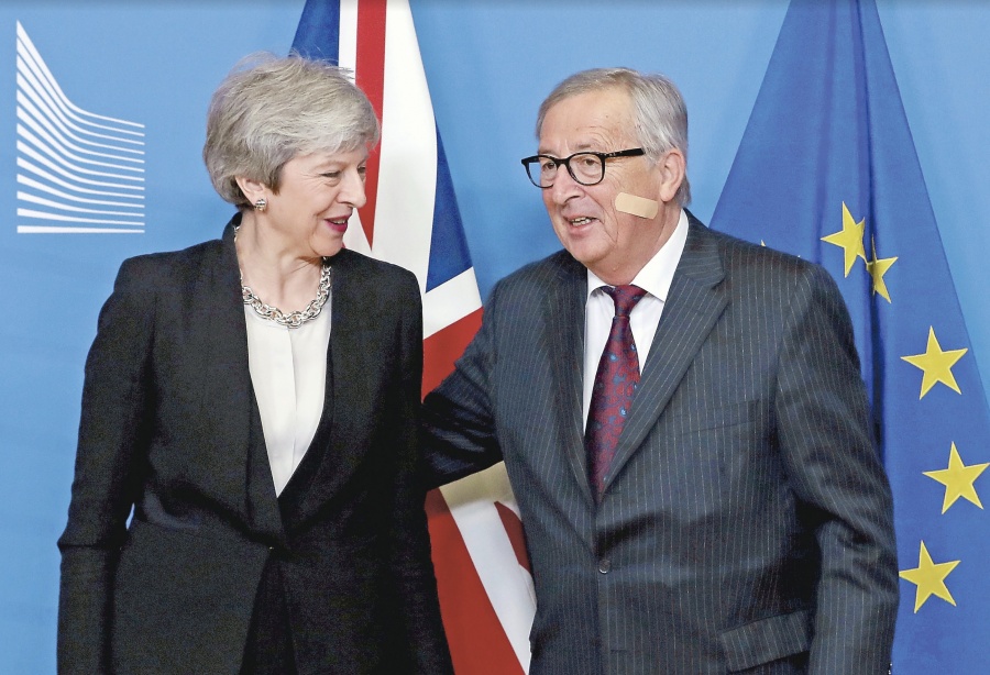Estrategia de May para el Brexit se debilita