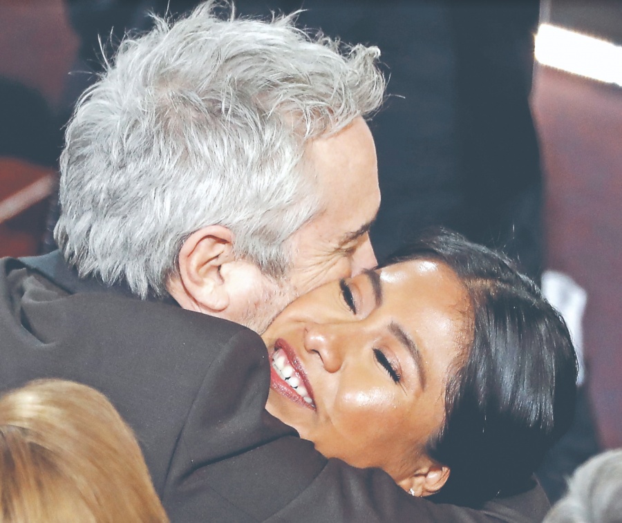 Cuarón conquista 3 Oscar con filme 100% mexicano