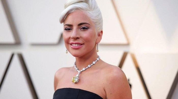 Lady Gaga usa la joya más cara en la historia de los Oscars