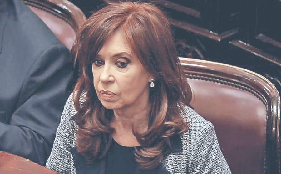 Familia Kirchner a juicio oral por lavado de dinero