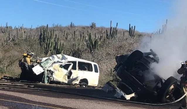 Mueren 7 personas tras choque en Cabo San Lucas