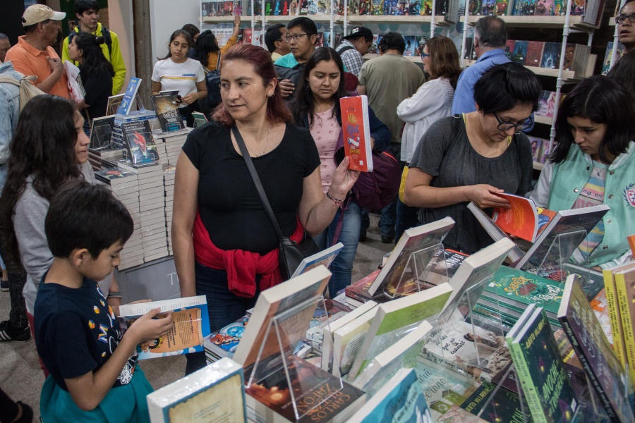 Mexicanos gastan entre 500 y dos mil pesos anuales en lectura