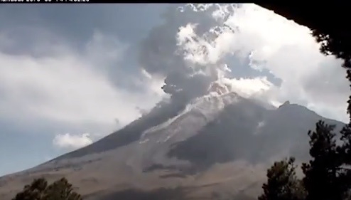 Volcán Popocatépetl registra explosión