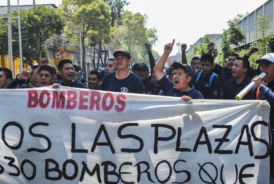 Continúa bloqueo de Bomberos en Tlalpan