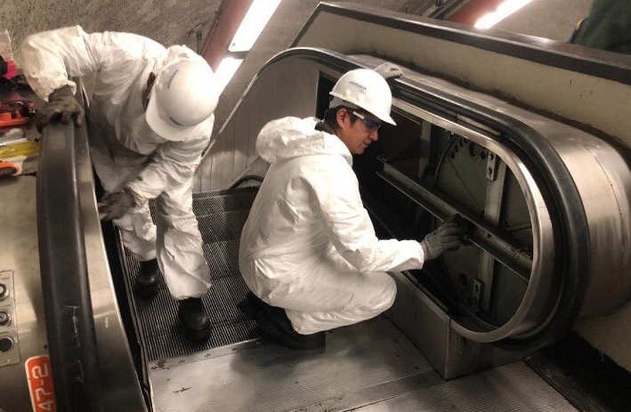 Continúan trabajos de revisión y mantenimiento de escaleras eléctricas del Metro