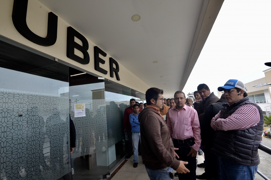 Alistan regulación de transporte por aplicaciones