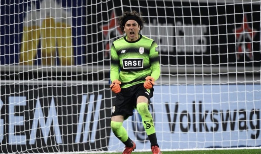 Memo Ochoa remonta y vence con el Standard en Bélgica