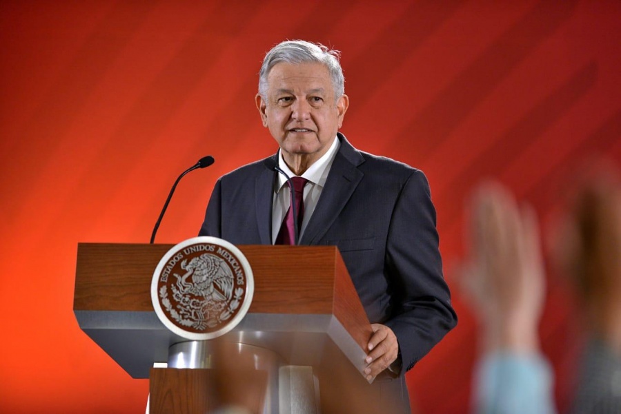 Reitera López Obrador que firmará compromiso de no reelección
