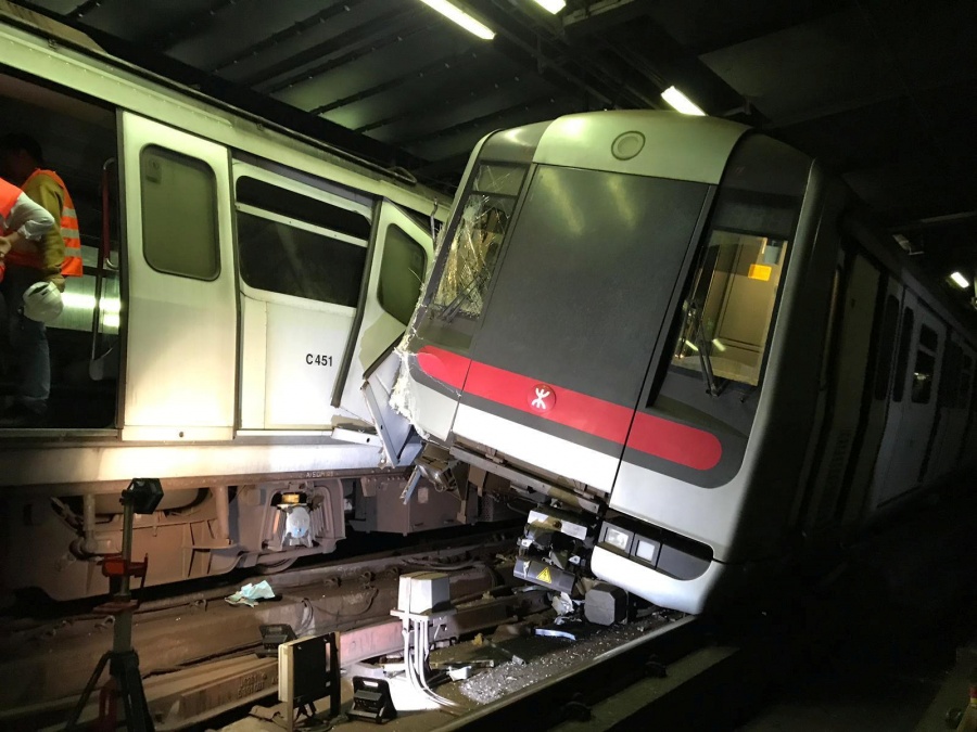 Choque de trenes deja sin servicio a usuarios en Hong Kong