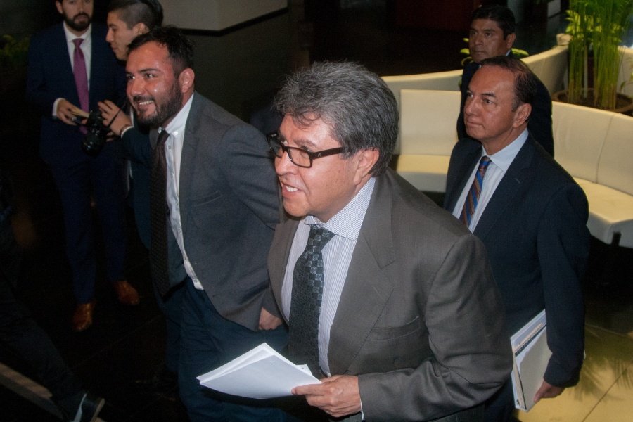 Rechaza Monreal que se maniobre para no aprobar ternas de la CRE