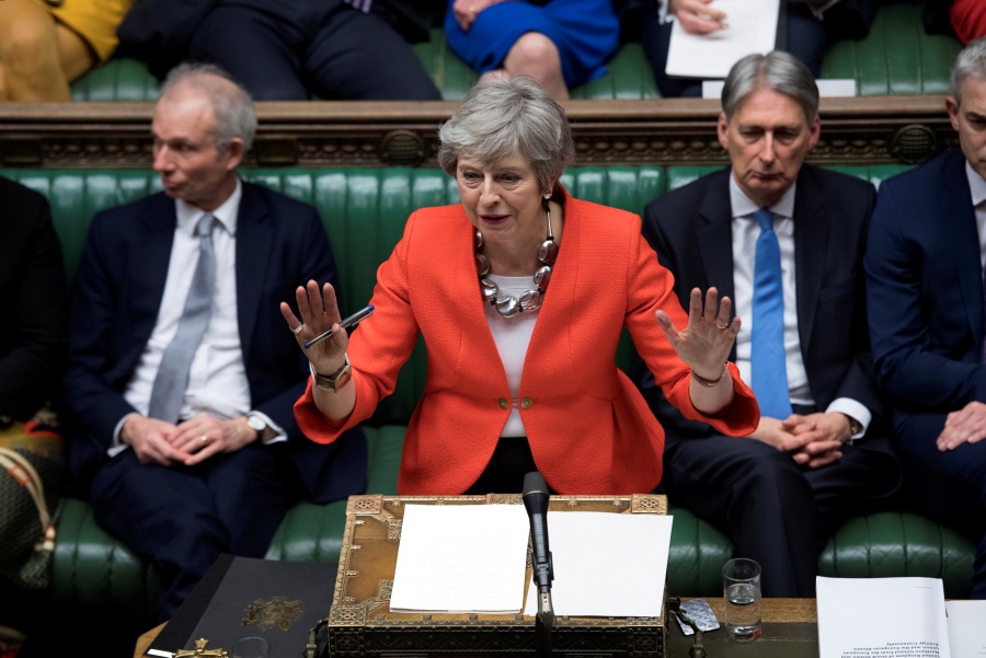 Theresa May busca aplazar el Brexit con opción de extensión de 2 años