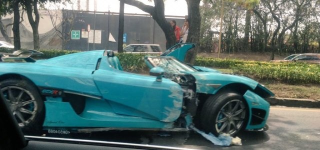 Destruyen auto de 30 millones de pesos en la CDMX