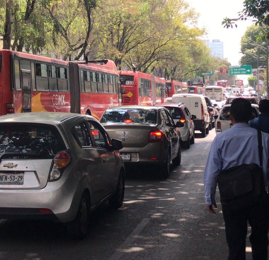 Líneas 1 y 2 de Metrobús sin servicio por manifestantes