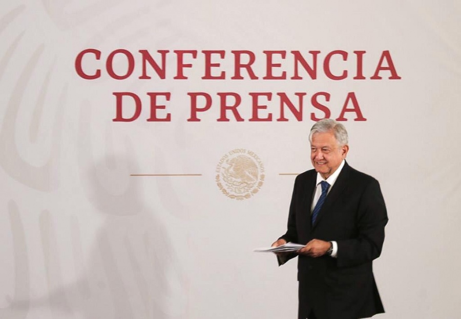 Destaca López Obrador fortaleza de la moneda nacional