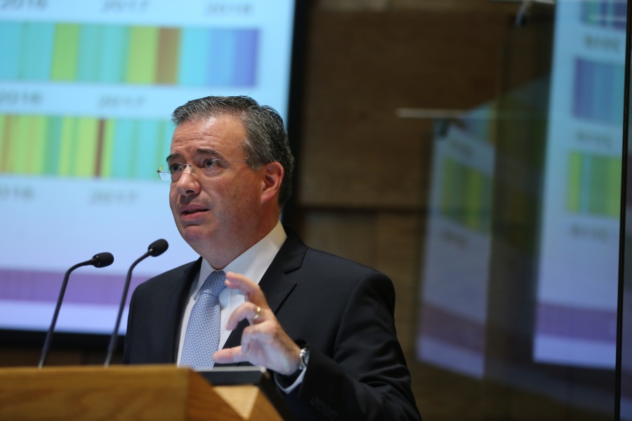 Confía Banxico que fondos de estabilización ayuden finanzas de Pemex