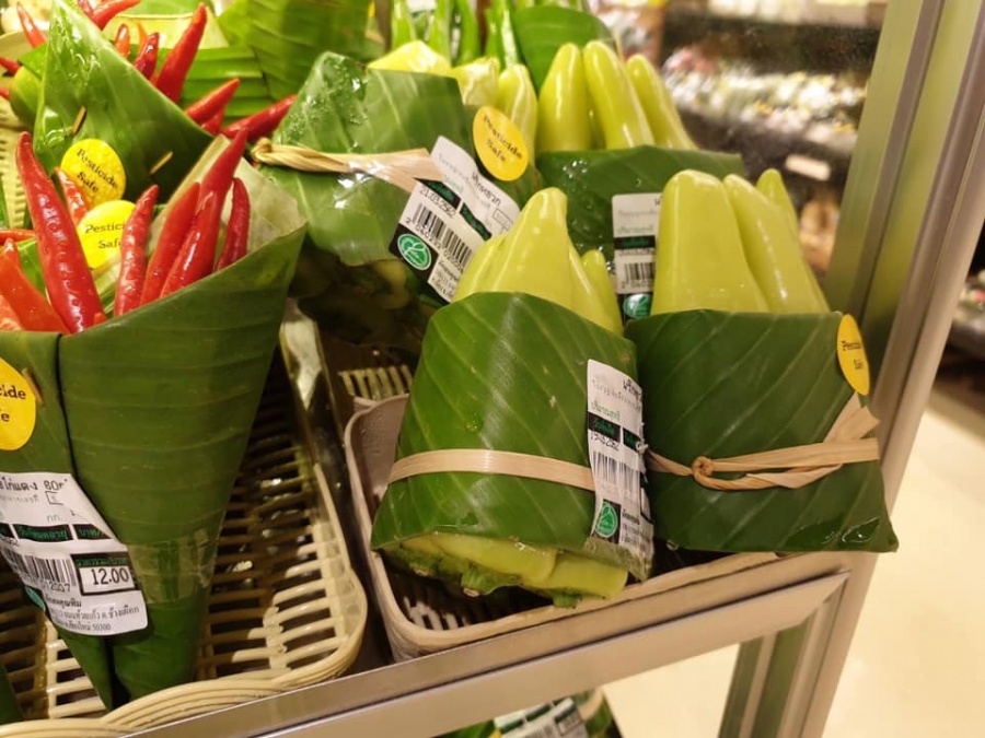 En Tailandia le dan la bienvenida a las hojas de plátano para olvidarse del plástico