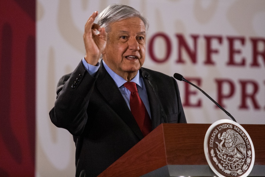 Vuelve AMLO a arremeter contra “fifís”