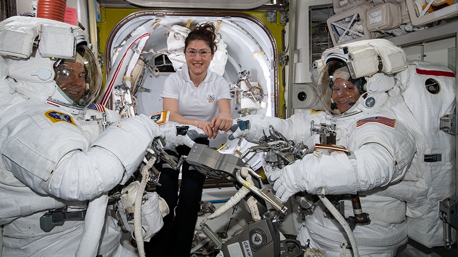La NASA cancela la primera caminata espacial hecha por mujeres