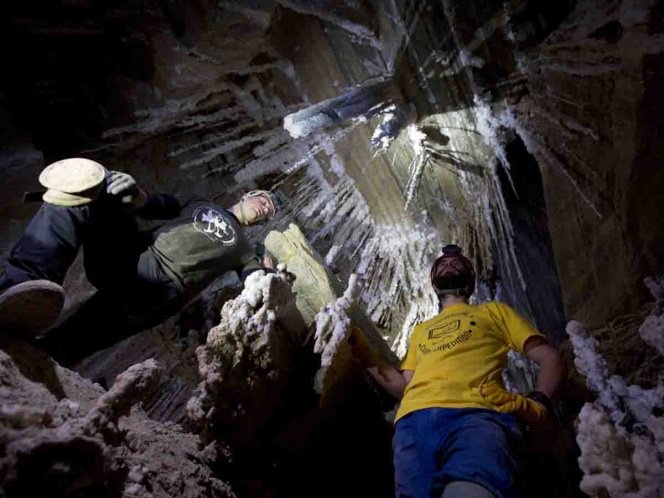 Descubren la cueva de sal más grande del mundo en Israel