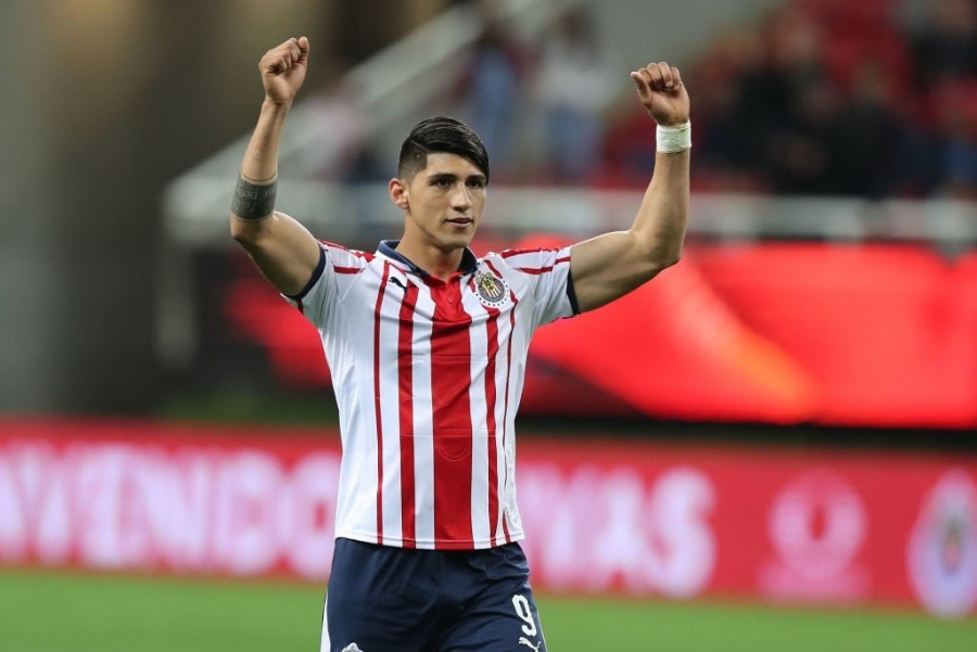 Por lesión, Alan Pulido es baja de Chivas