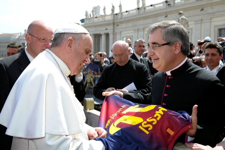 Messi es extraordinario, pero no debe ser llamado Dios: Papa Francisco