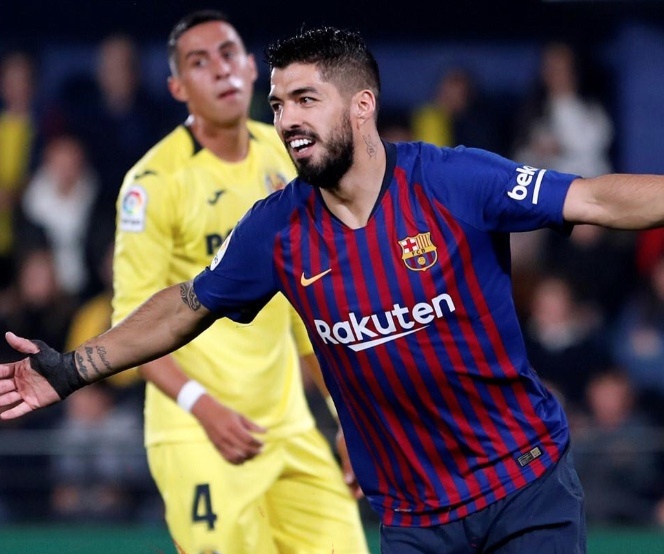 Luis Suárez salva al Barcelona de caer ante el Villarreal