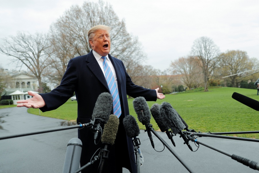 Trump amaga con aranceles para industria automotriz en México