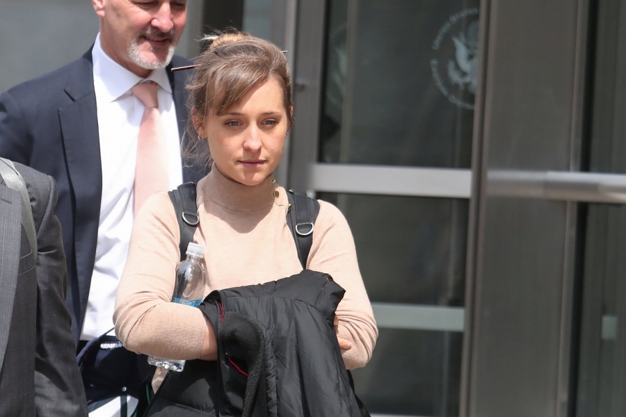 Allison Mack se declara culpable en caso de secta sexual