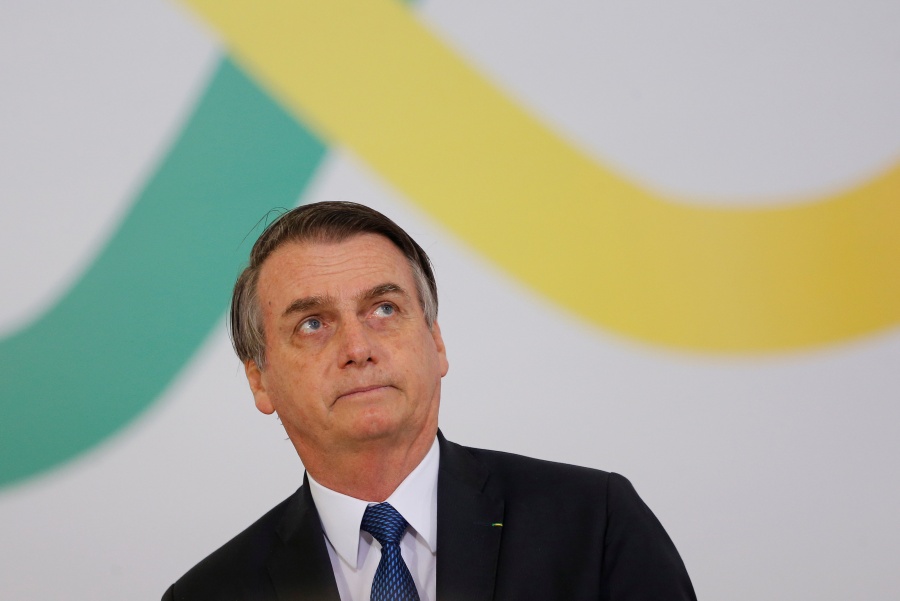 Bolsonaro firma paquete de 18 acciones de gobierno