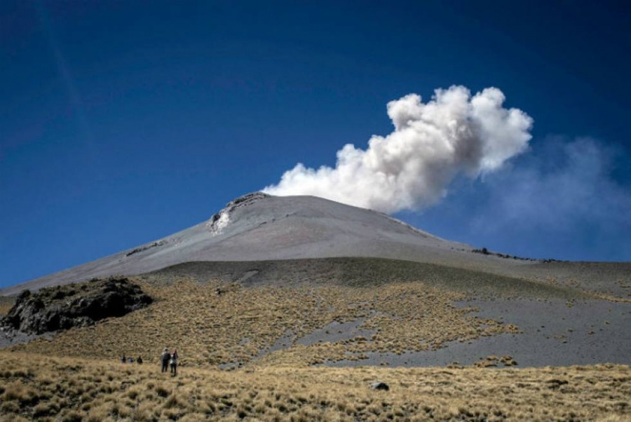 Popocatépetl registra sismo y 46 exhalaciones