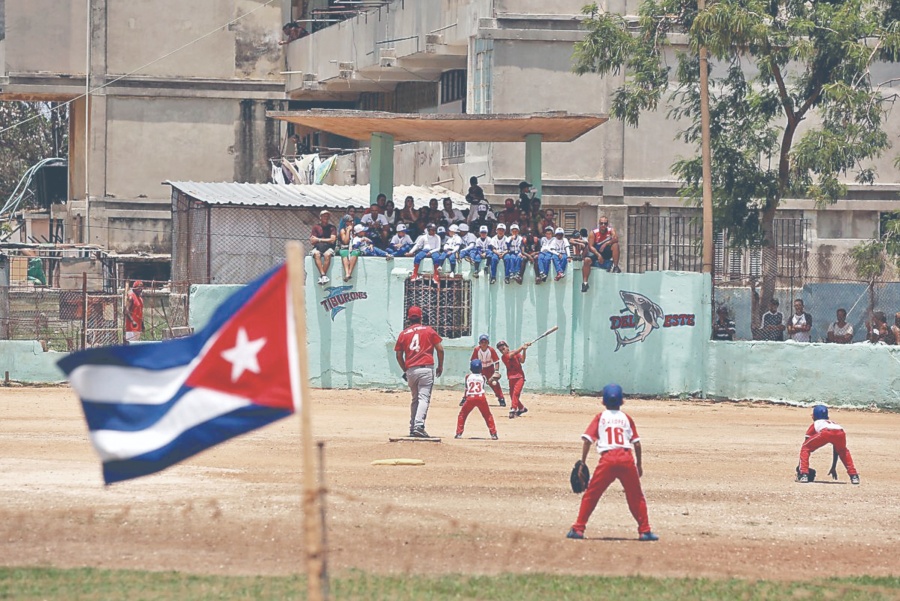 Trump cierra grifo de dólares Cuba obtenía prestando a sus peloteros